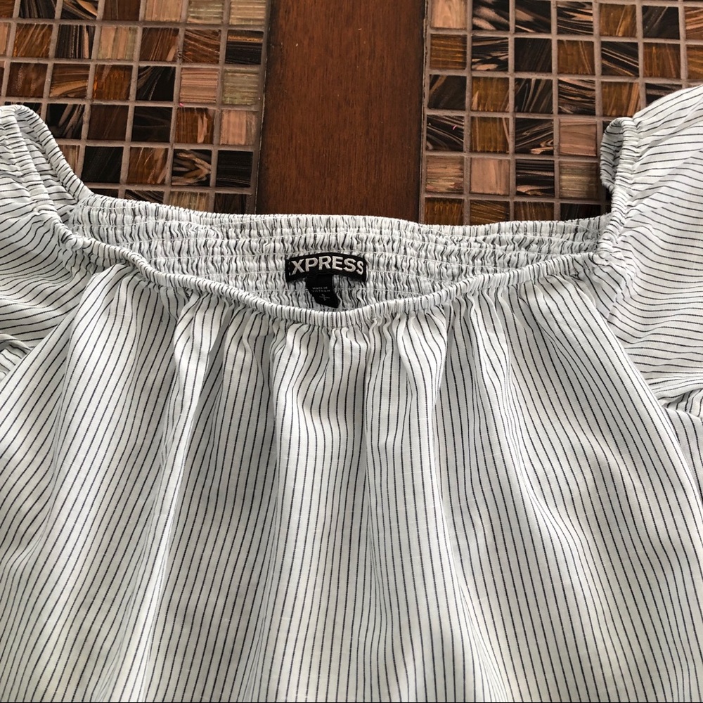 Express Off Shoulder Top - Picture 4 of 6
